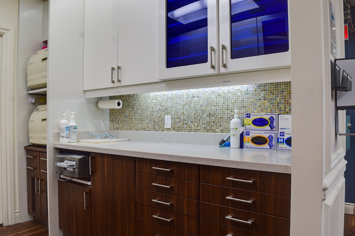 Orthodontics on Danforth dental clinic in Old Toronto - Photo 4