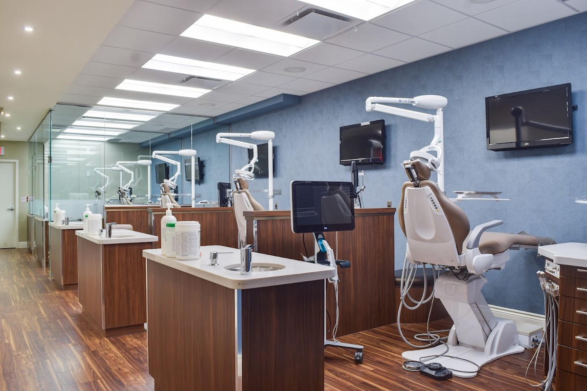 Orthodontics on Danforth dental clinic in Old Toronto - Photo 5