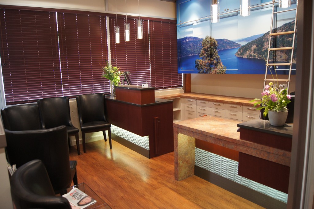 Dr. G. Sunny Tatra dental clinic in Victoria - Photo 5