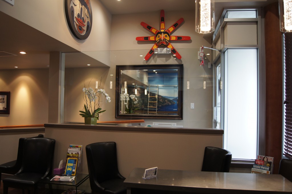 Dr. G. Sunny Tatra dental clinic in Victoria - Photo 6