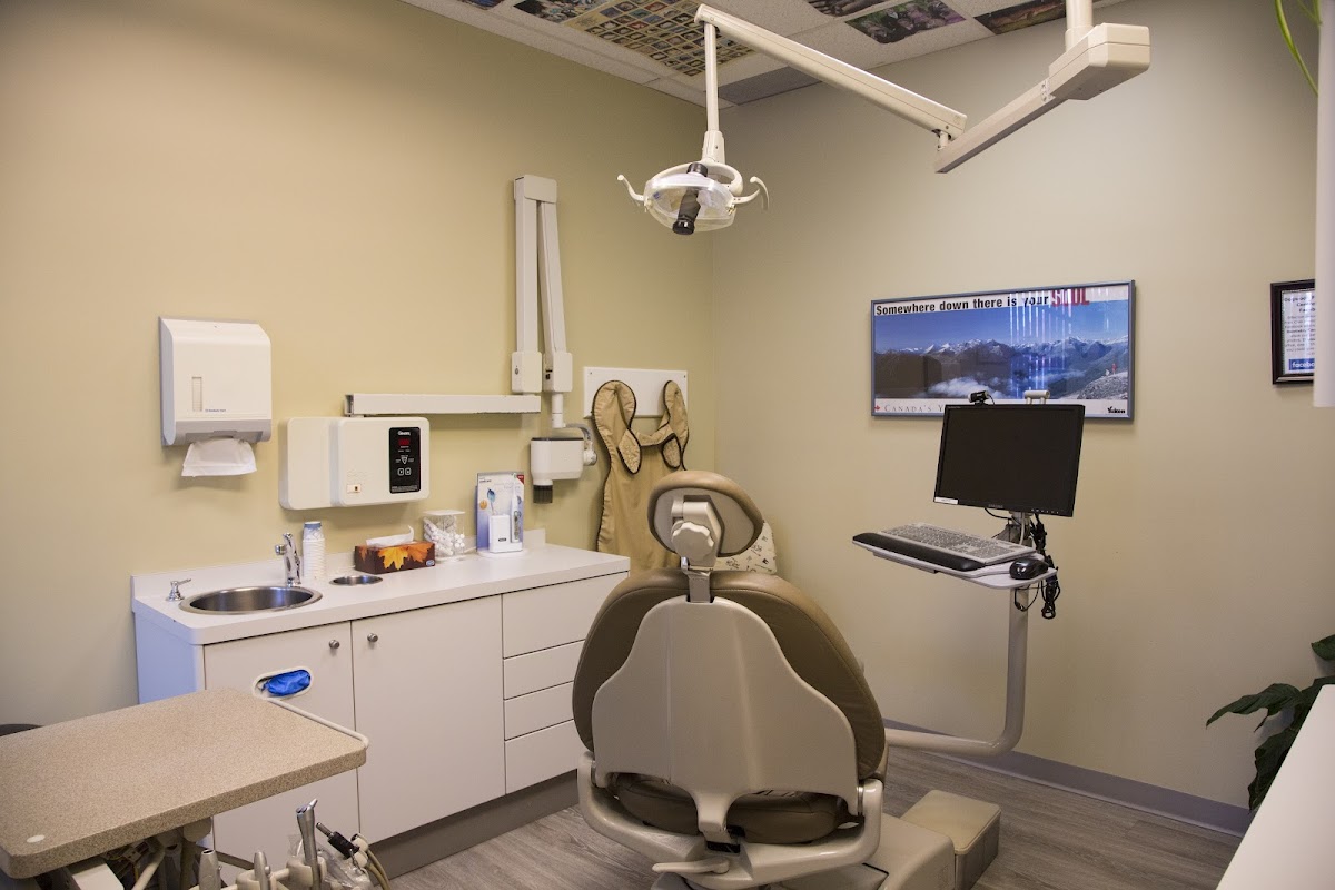 Dogwood Family Dentistry Centre (Dr. Jane Wrinch) dental clinic in Victoria - Photo 2