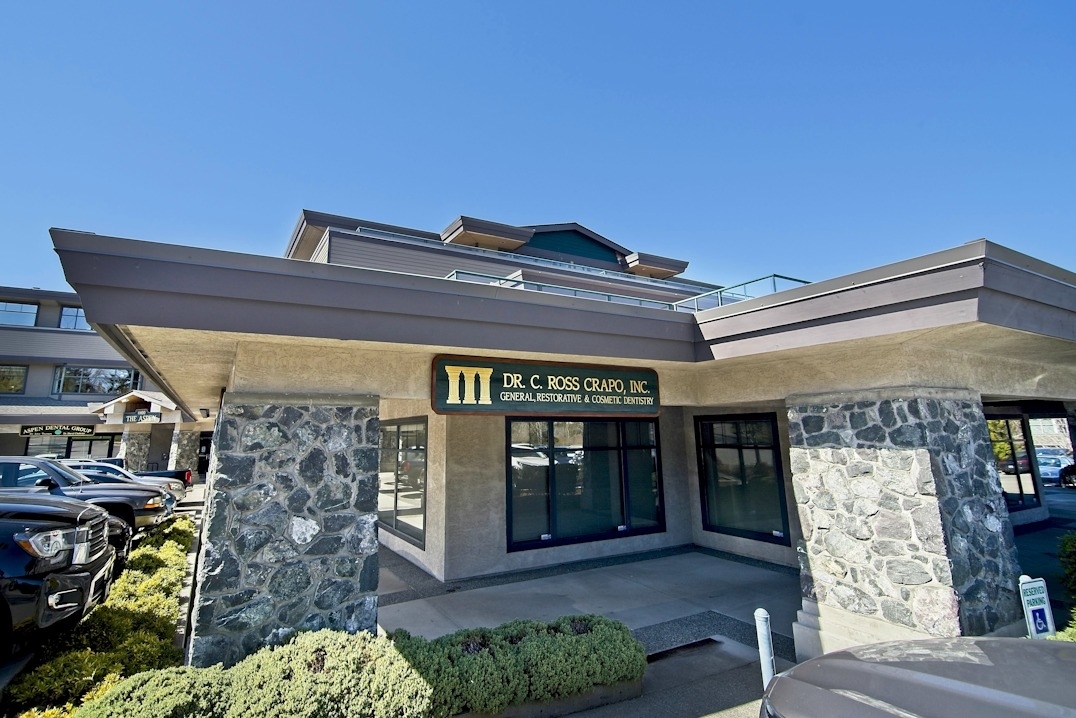 Dr C Ross Crapo & Associates dental clinic in Victoria - Photo 3