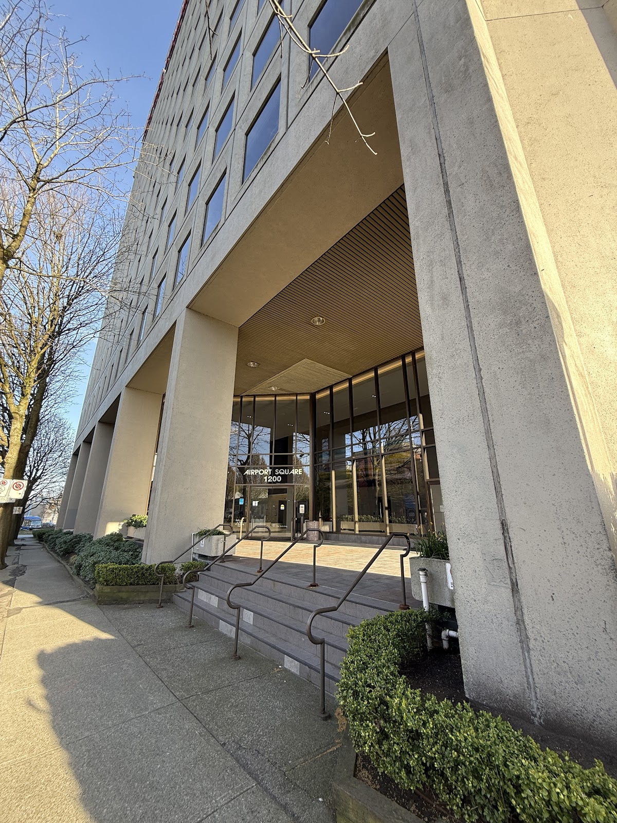 South Oak Dental dental clinic in Vancouver - Photo 7