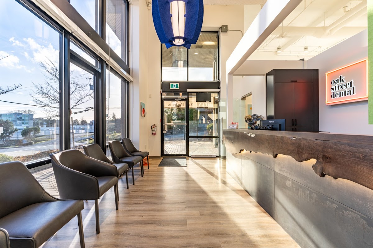 Oak Street Dental dental clinic in Victoria - Photo 2