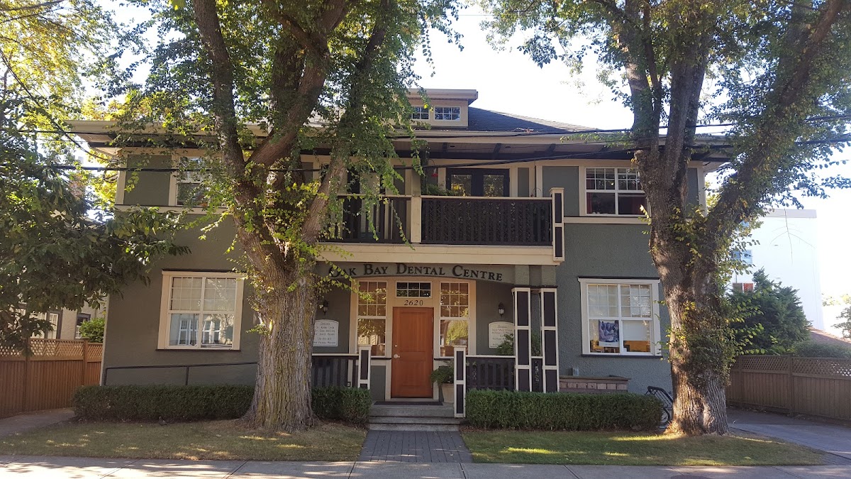 Oak Bay Dental Centre dental clinic in Victoria - Photo 1