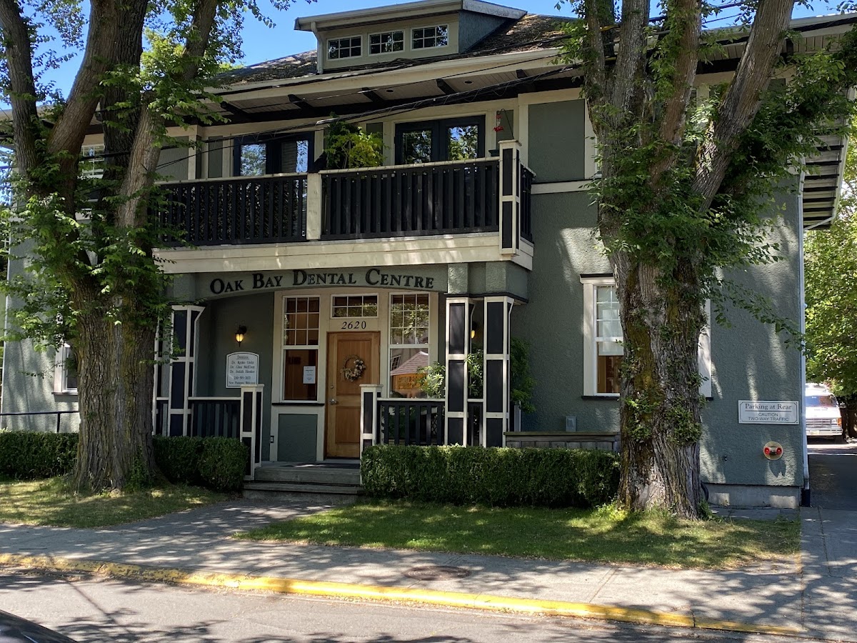 Oak Bay Dental Centre dental clinic in Victoria - Photo 2