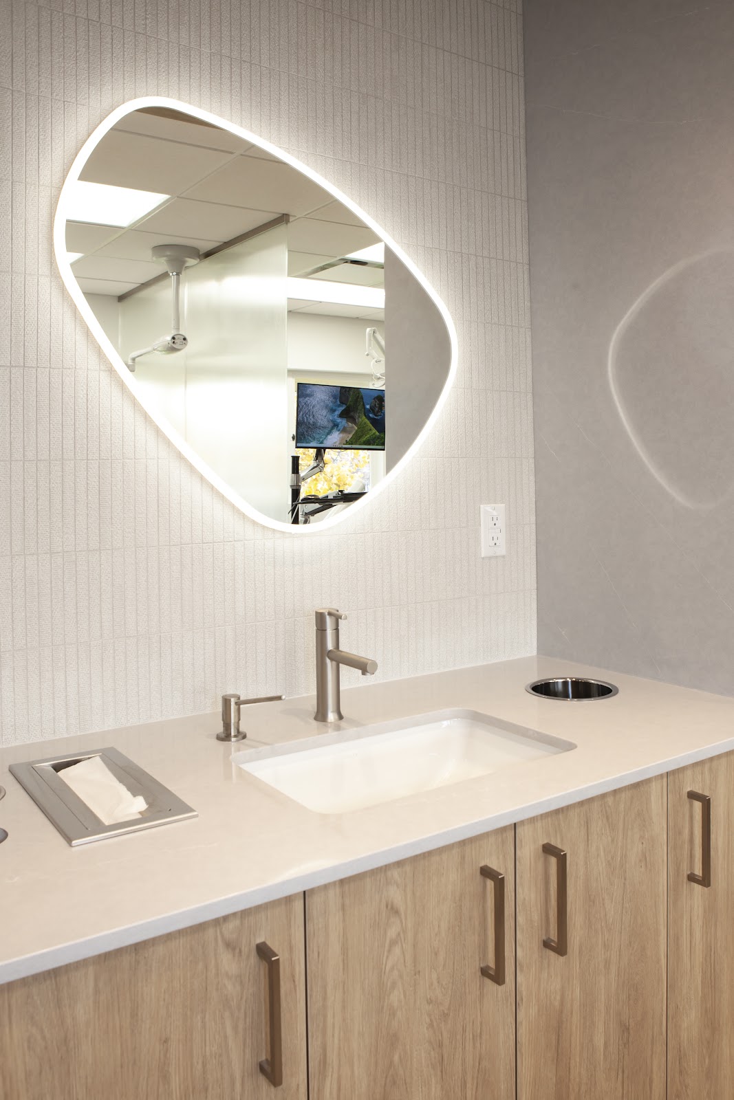 Paradigm Orthodontics- Oak Bay dental clinic in Victoria - Photo 3