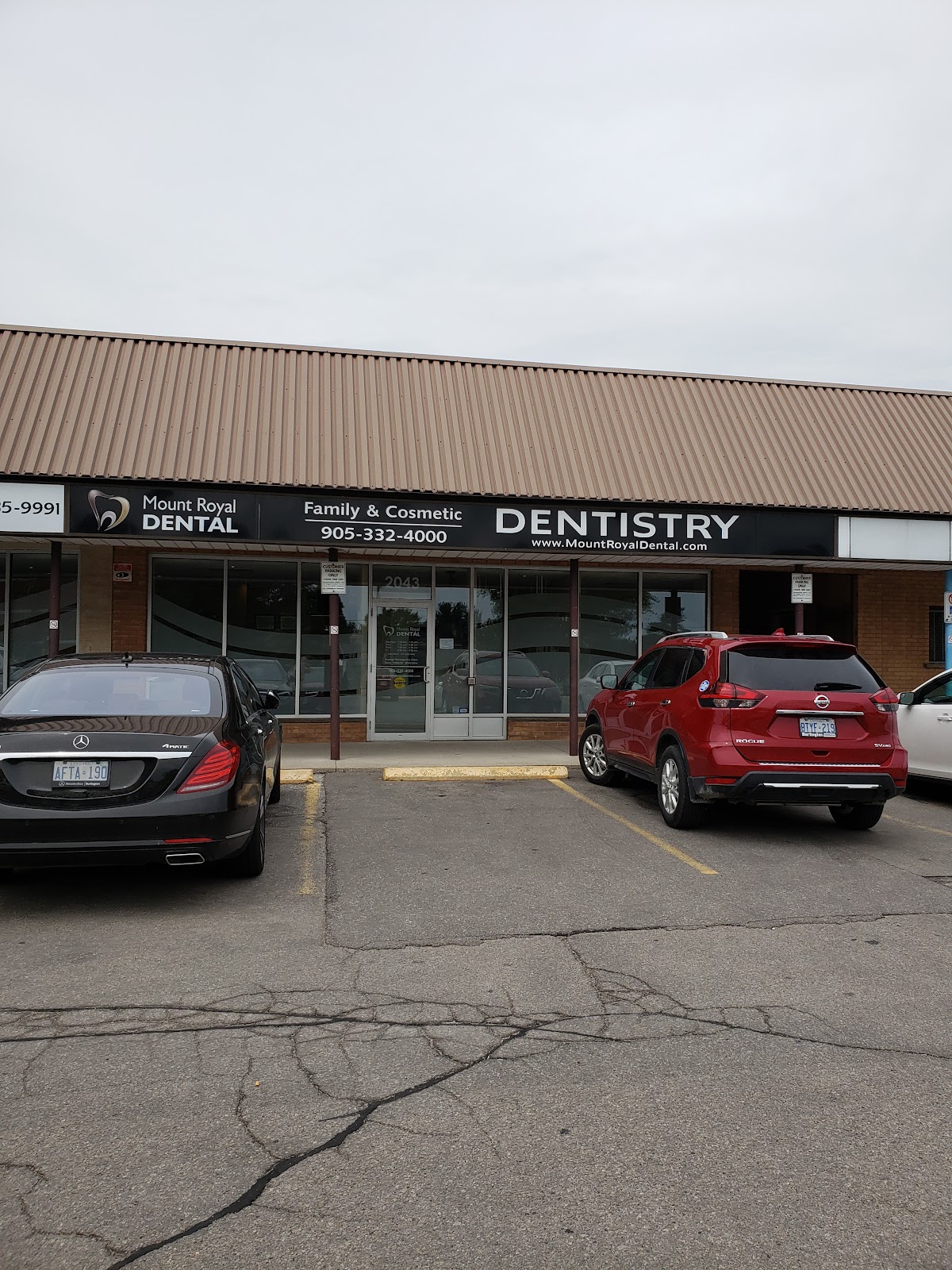 Mount Royal Dental dental clinic in Burlington - Photo 10