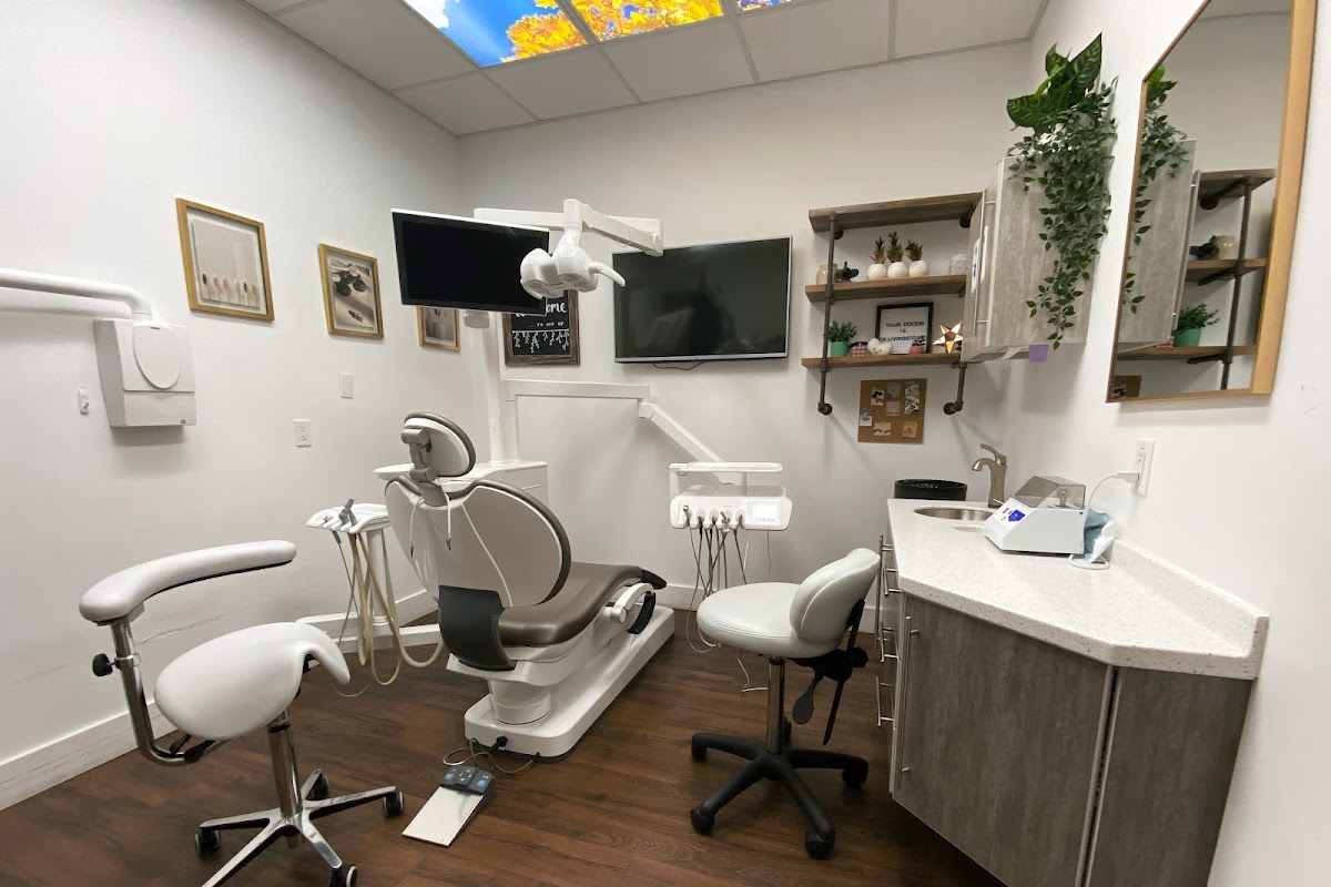 Urban Smiles Victoria dental clinic in Victoria - Photo 2