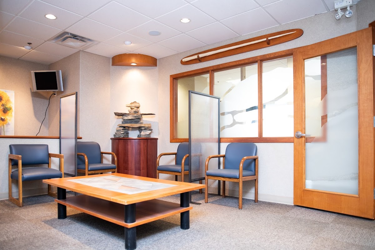 Landmark Dental Centre - Dr. Trevor Neal, Dr. Justin Patterson, Dr. Raquel Hudson dental clinic in Sidney - Photo 1