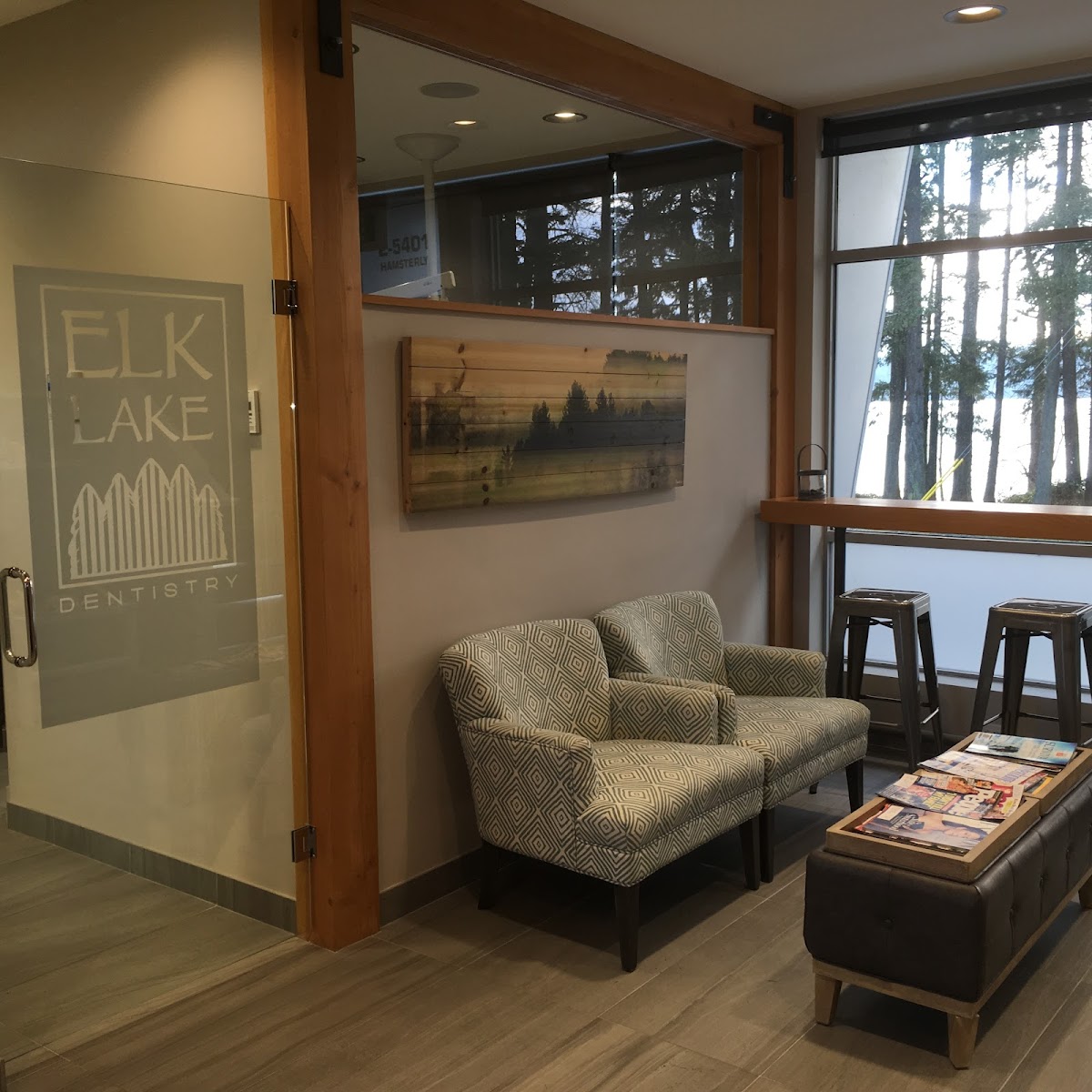 Elk Lake Dentistry dental clinic in Victoria - Photo 2