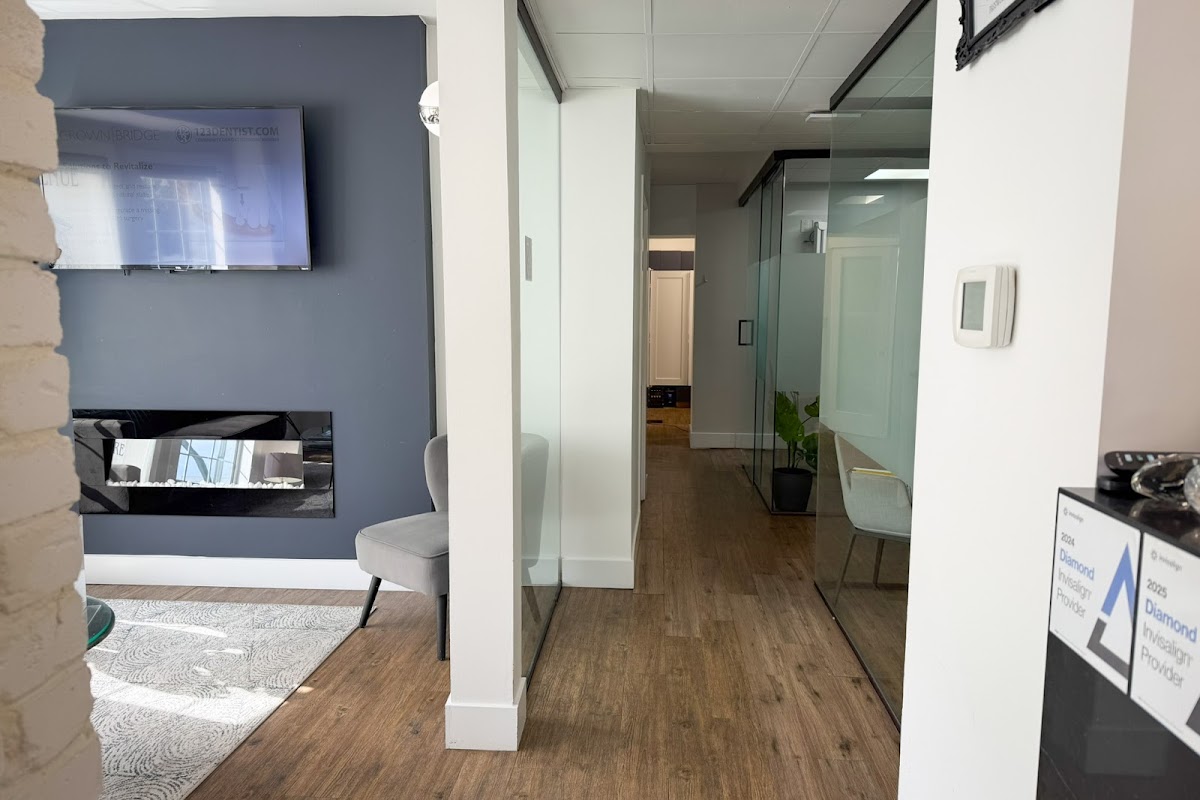 Fifth Avenue Dental Centre dental clinic in Vancouver - Photo 6