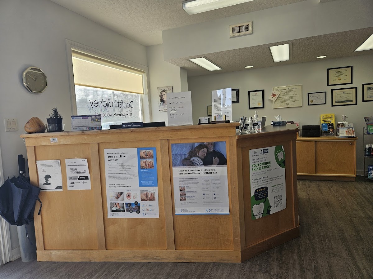 Dentist in Sidney dental clinic in Sidney - Photo 1