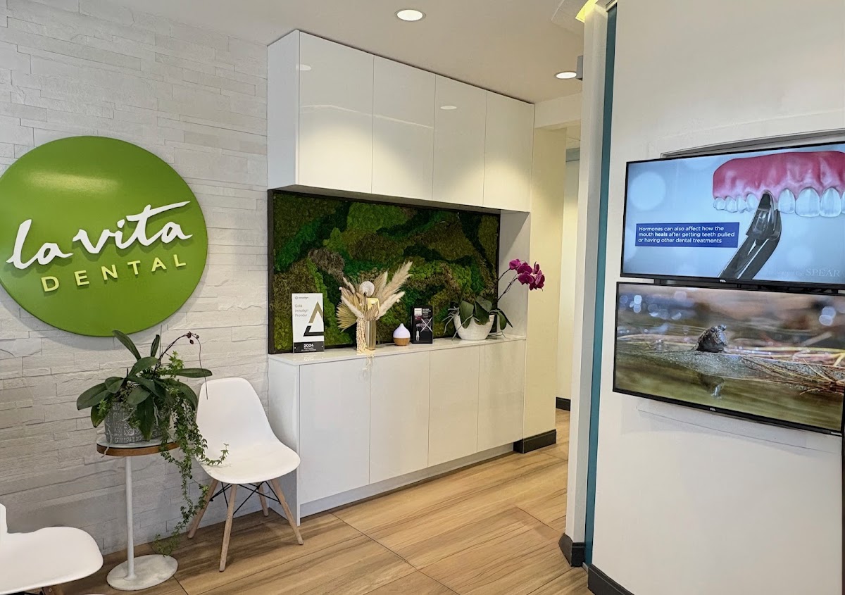 La Vita Dental Centre (Dentist) dental clinic in Vancouver - Photo 2