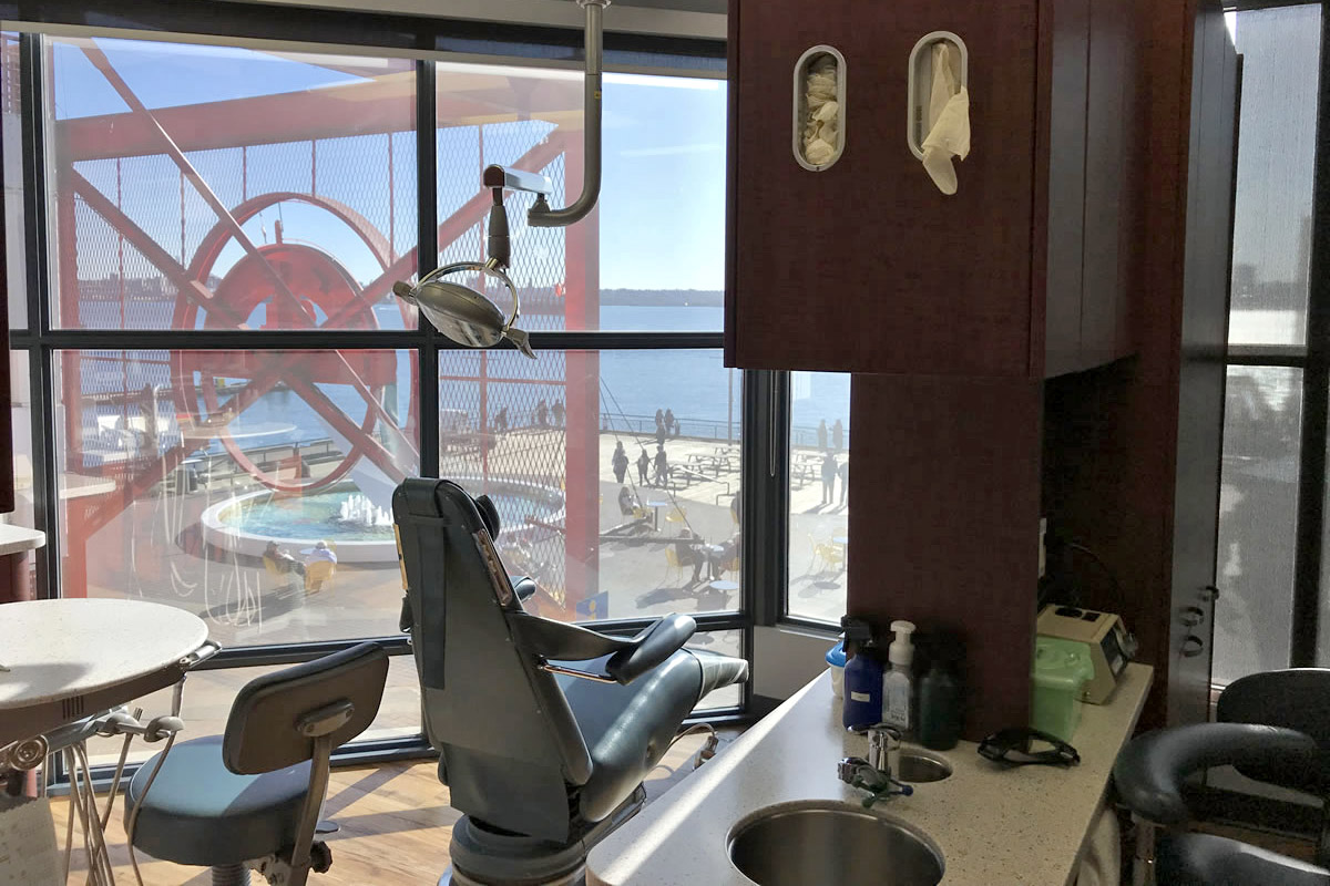 Esplanade Dental Centre dental clinic in North Vancouver - Photo 3