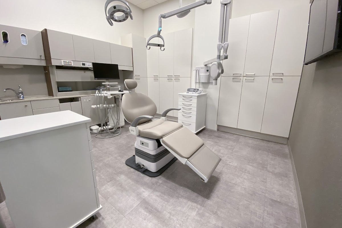 North Vancouver Dentistry & Implant Centre dental clinic in North Vancouver - Photo 2