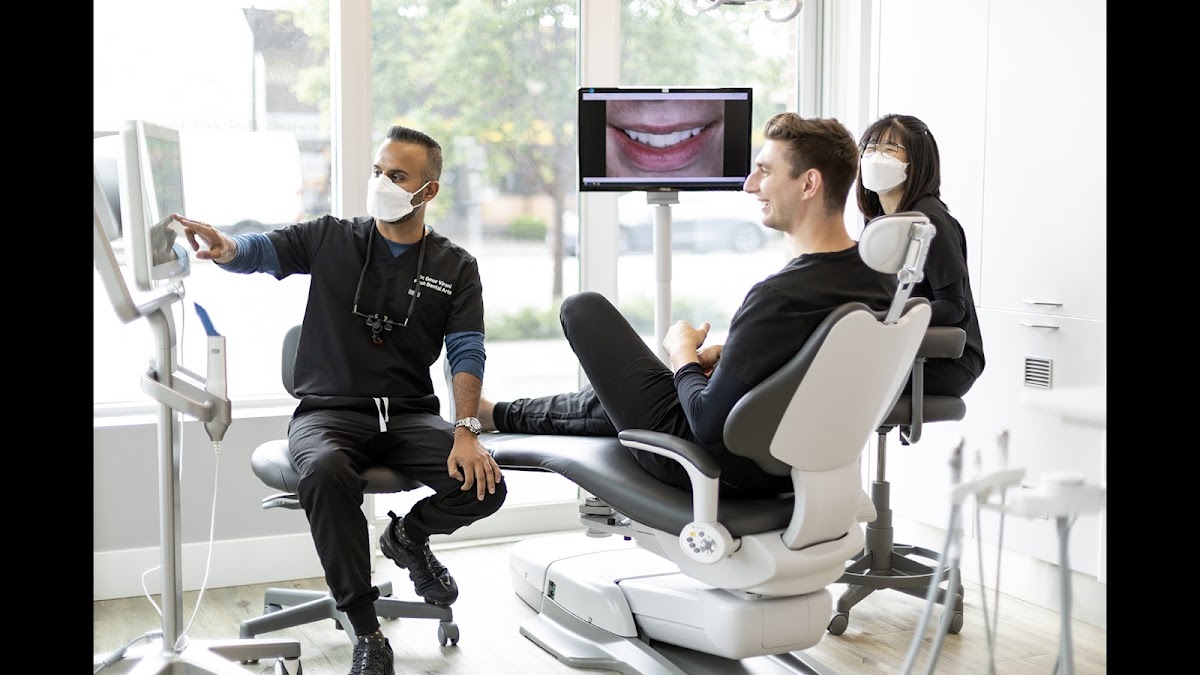 Peak Dental Arts - Lower Lonsdale dental clinic in North Vancouver - Photo 1