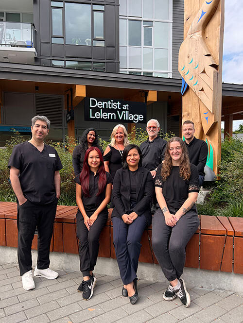 Dentist at Lelem Village dental clinic in Vancouver - Photo 1