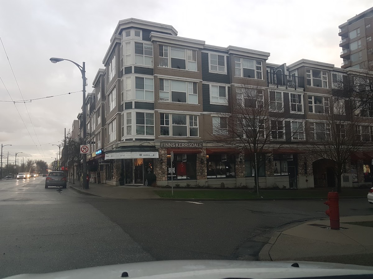 West Point Dental Clinic - Kerrisdale Dentist - Dr. Varun Saran dental clinic in Vancouver - Photo 2