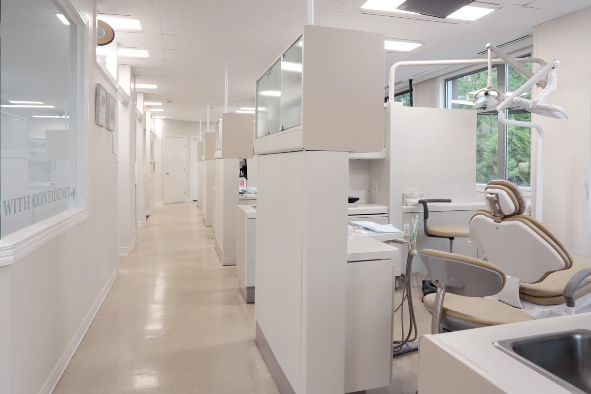 West 41st Dentistry at Yew dental clinic in Vancouver - Photo 3