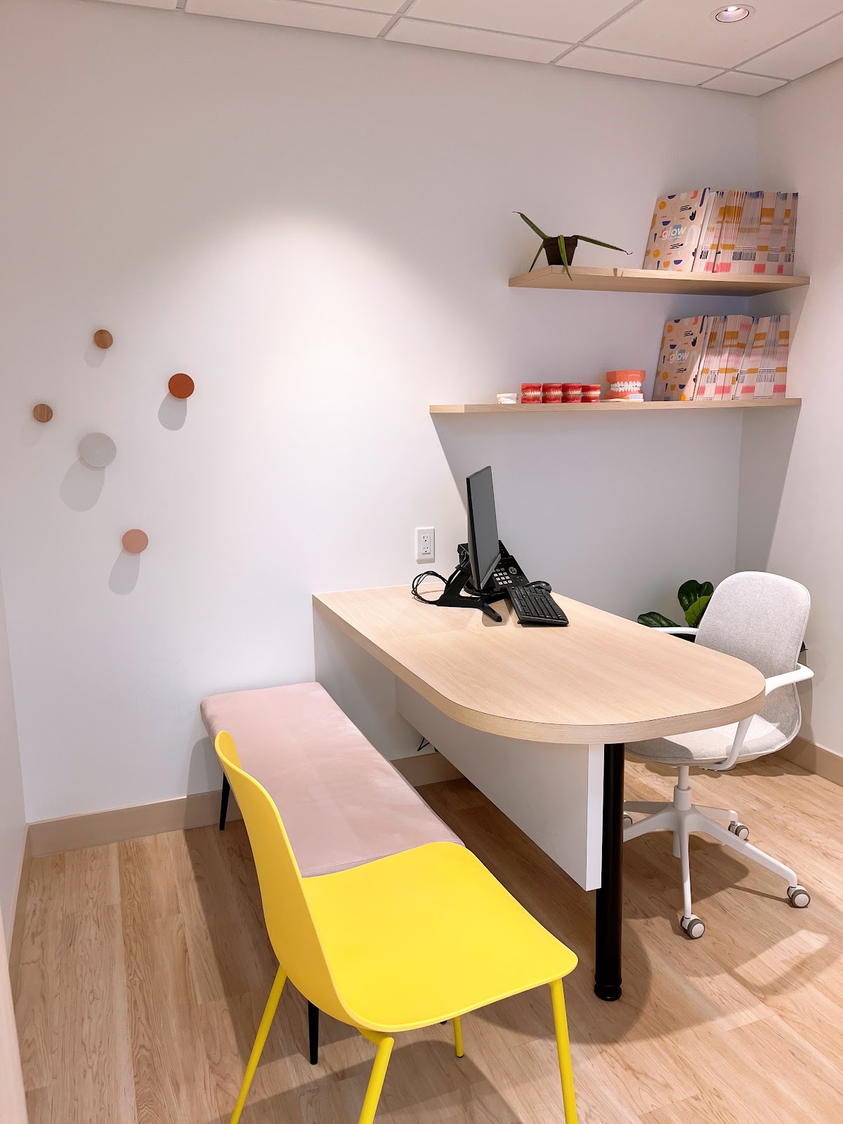 Glow Orthodontics Richmond dental clinic in Richmond - Photo 6