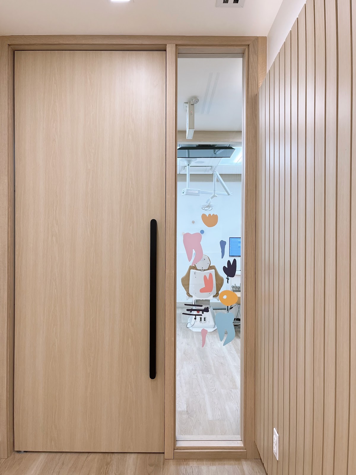 Glow Orthodontics Richmond dental clinic in Richmond - Photo 7