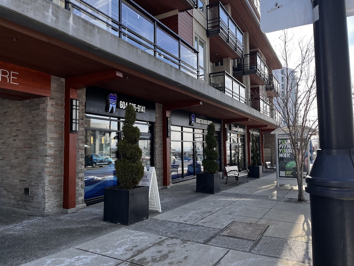 Johnston Road Dental dental clinic in White Rock - Photo 4
