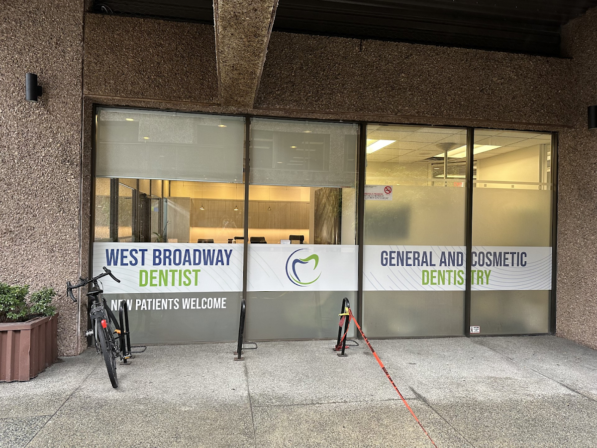 West Broadway Dentist dental clinic in Vancouver - Photo 6