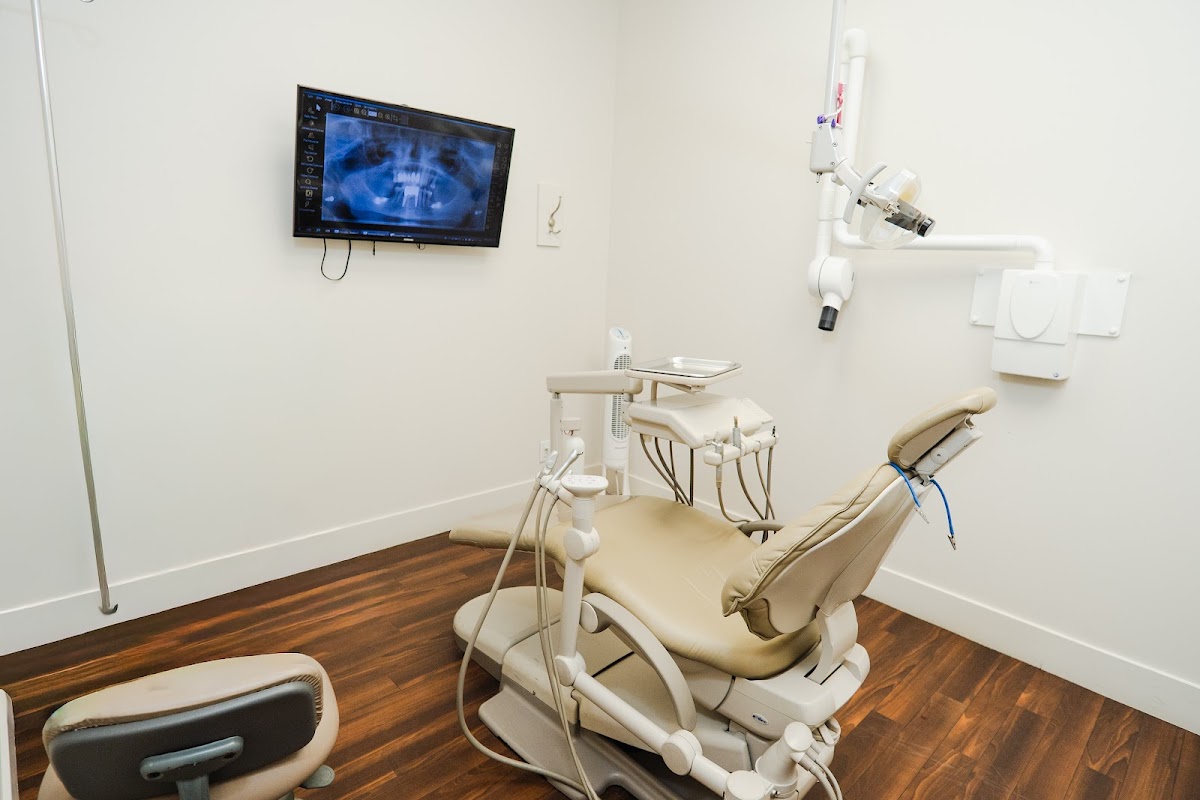 West Broadway Dentist dental clinic in Vancouver - Photo 10