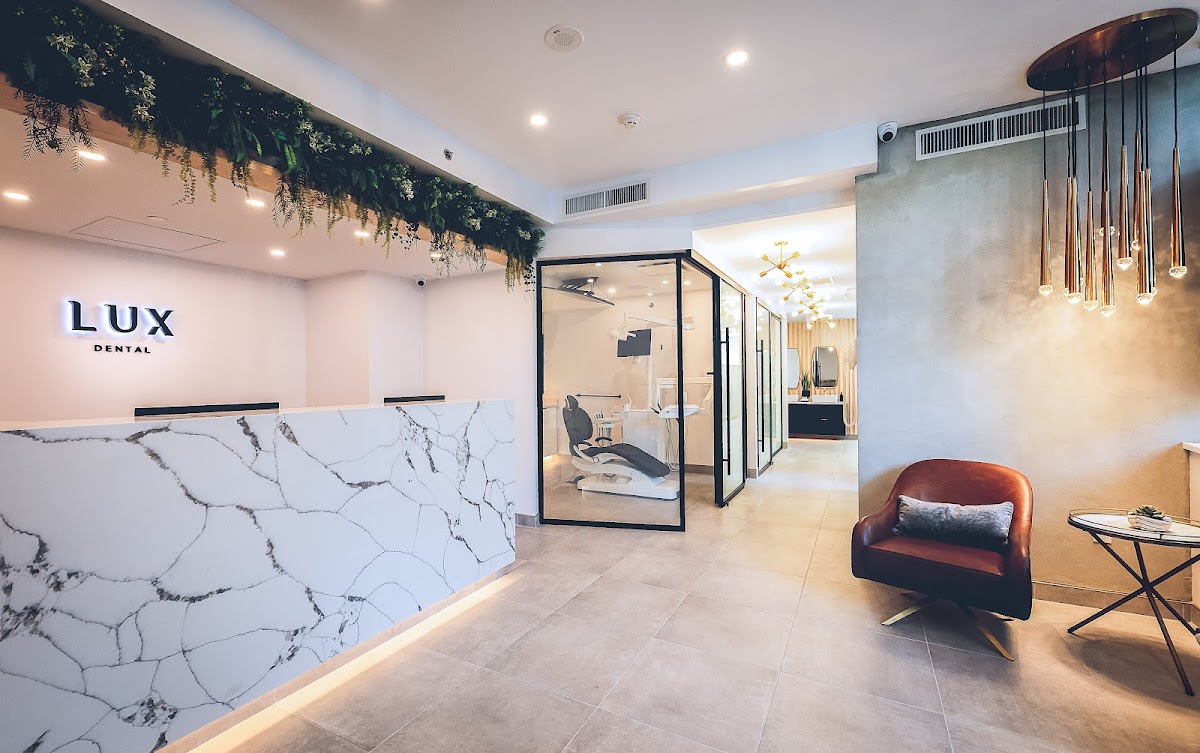 Lux Dental Clinic dental clinic in Vancouver - Photo 1