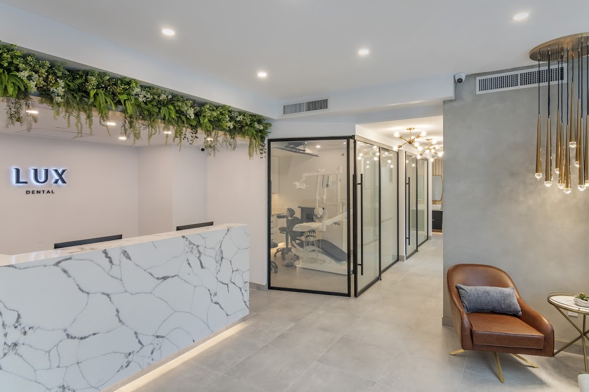 Lux Dental Clinic dental clinic in Vancouver - Photo 2