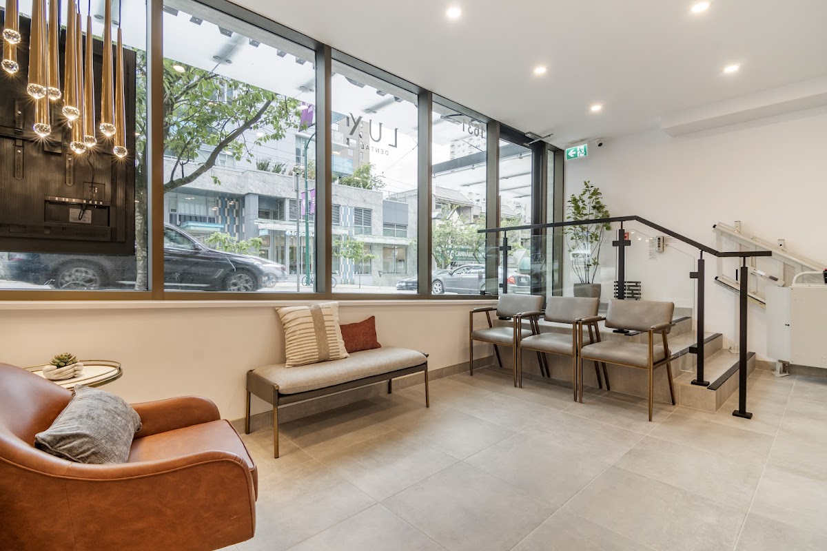 Lux Dental Clinic dental clinic in Vancouver - Photo 6