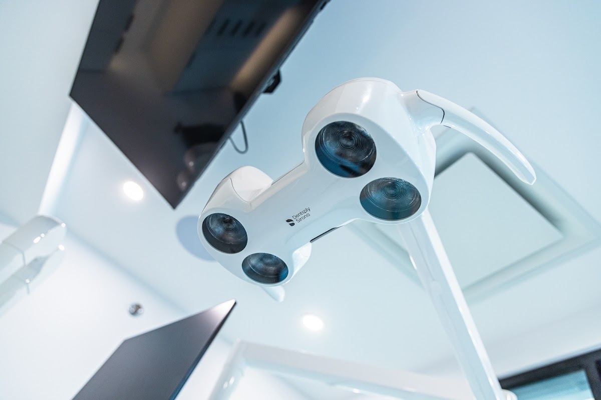 Lux Dental Clinic dental clinic in Vancouver - Photo 8