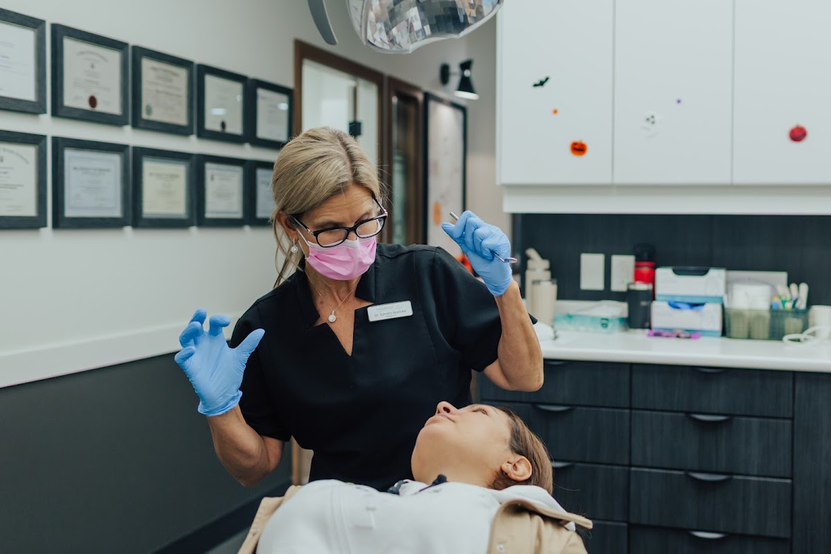 MadukeBulatPeres Orthodontic Specialists dental clinic in Surrey - Photo 9