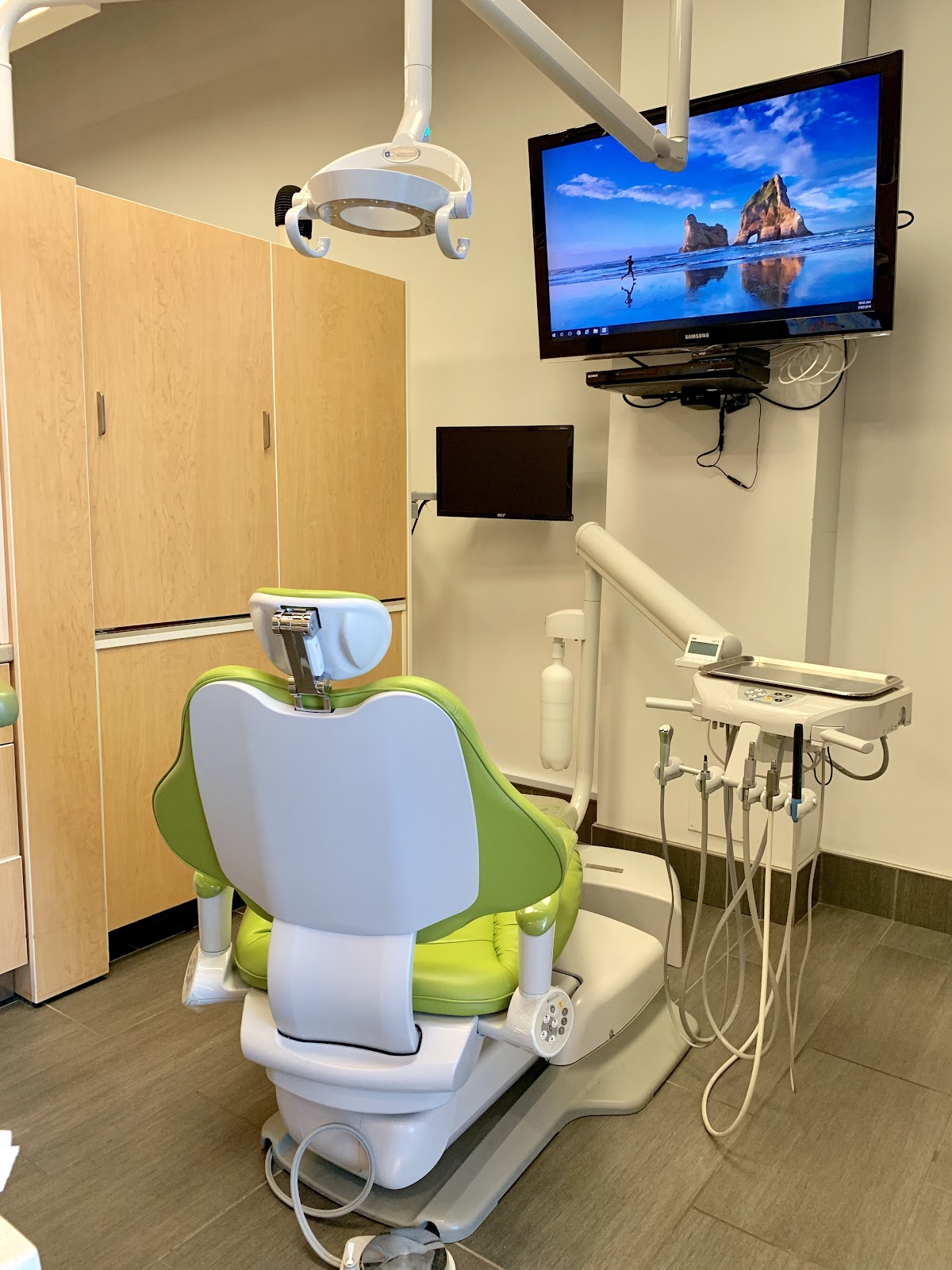 Just Smiles Dental dental clinic in Surrey - Photo 2