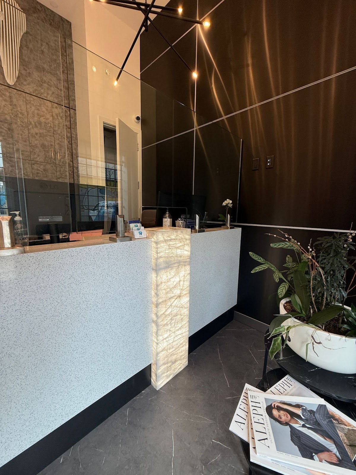 Vancouver Main Dentist dental clinic in Vancouver - Photo 5