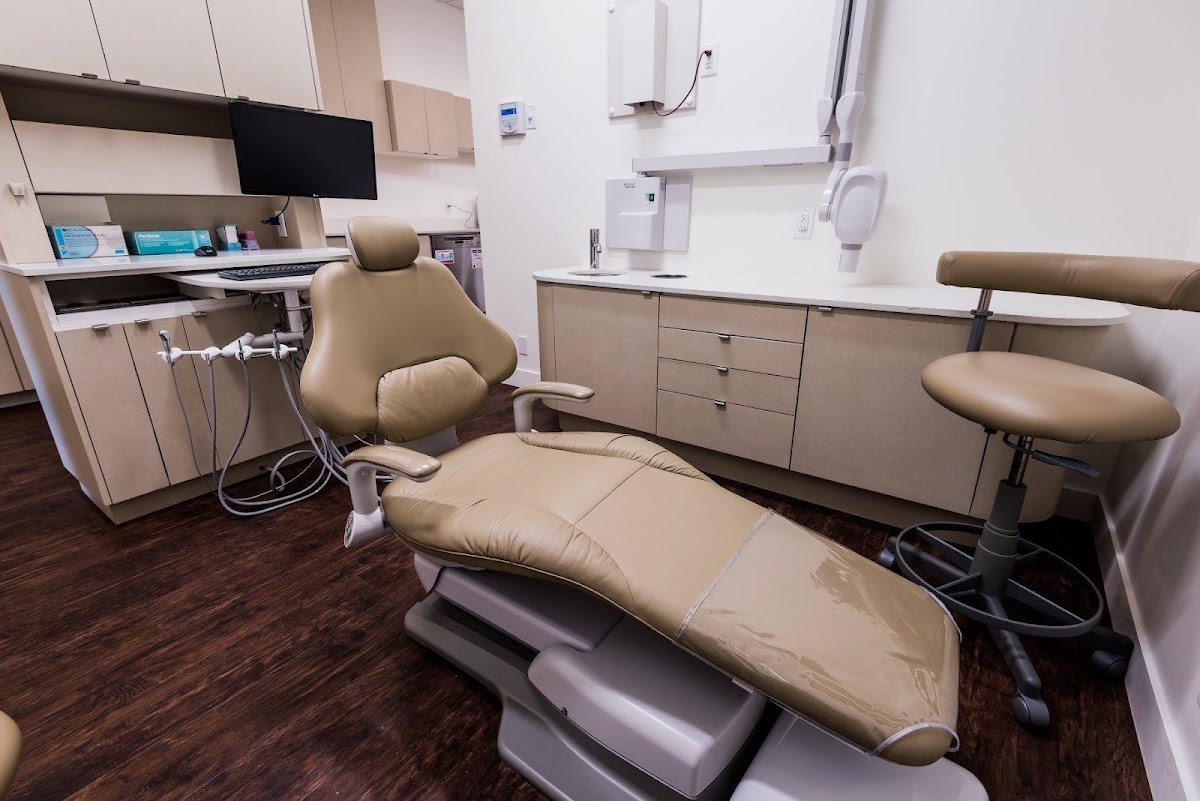 Floss Dental Surrey dental clinic in Surrey - Photo 3