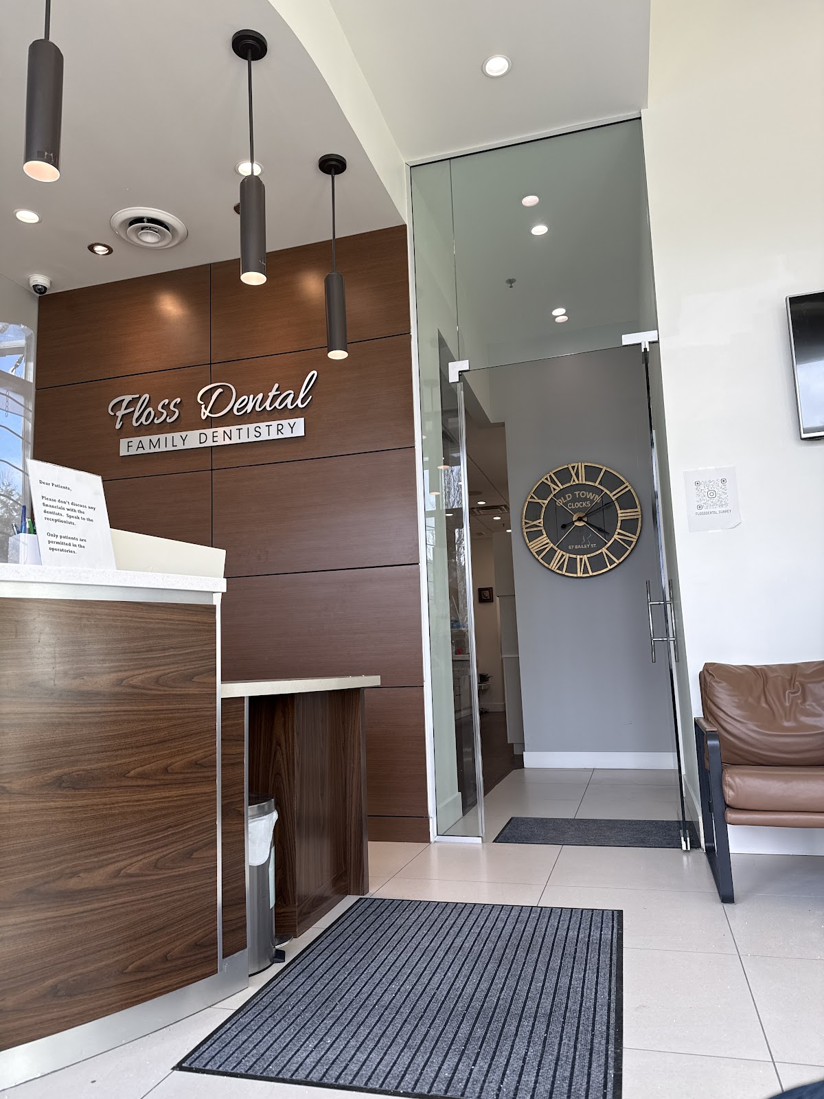Floss Dental Surrey dental clinic in Surrey - Photo 7