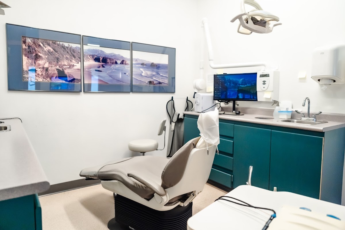 Camgara Dental Group dental clinic in Vancouver - Photo 2