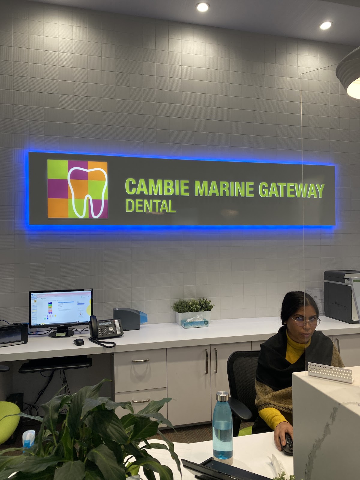 Cambie Marine Gateway Dental dental clinic in Vancouver - Photo 4