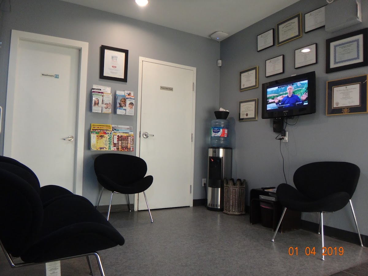 Commercial Station Dental Centre dental clinic in Vancouver - Photo 5