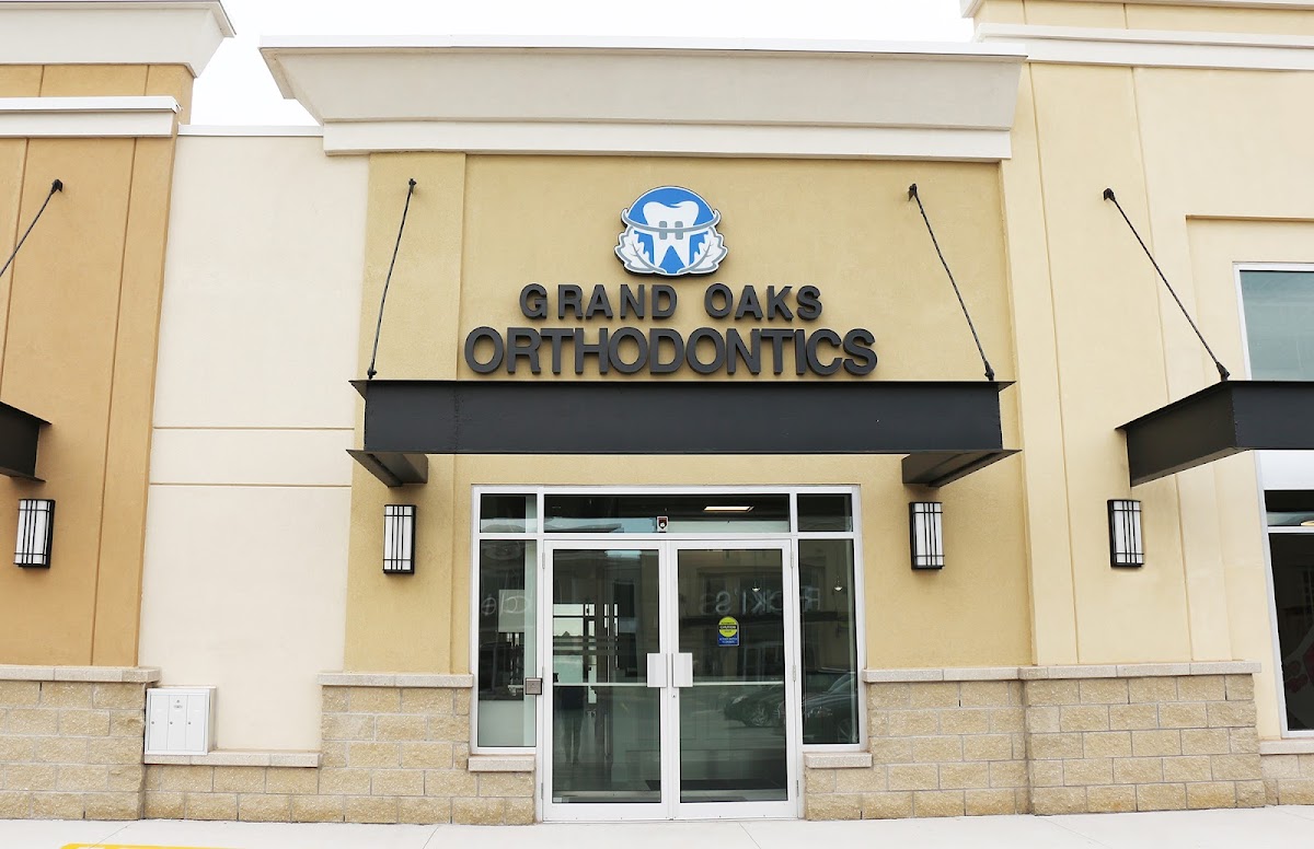 Grand Oaks Orthodontics dental clinic in Oakville - Photo 4