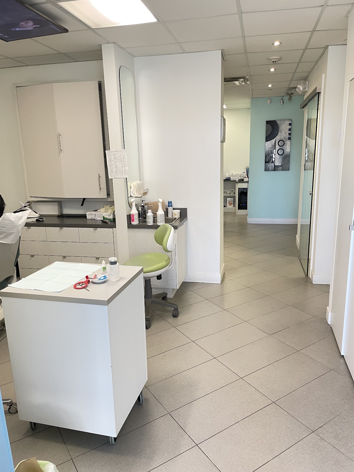 Surrey Central Dental Clinic dental clinic in Surrey - Photo 3
