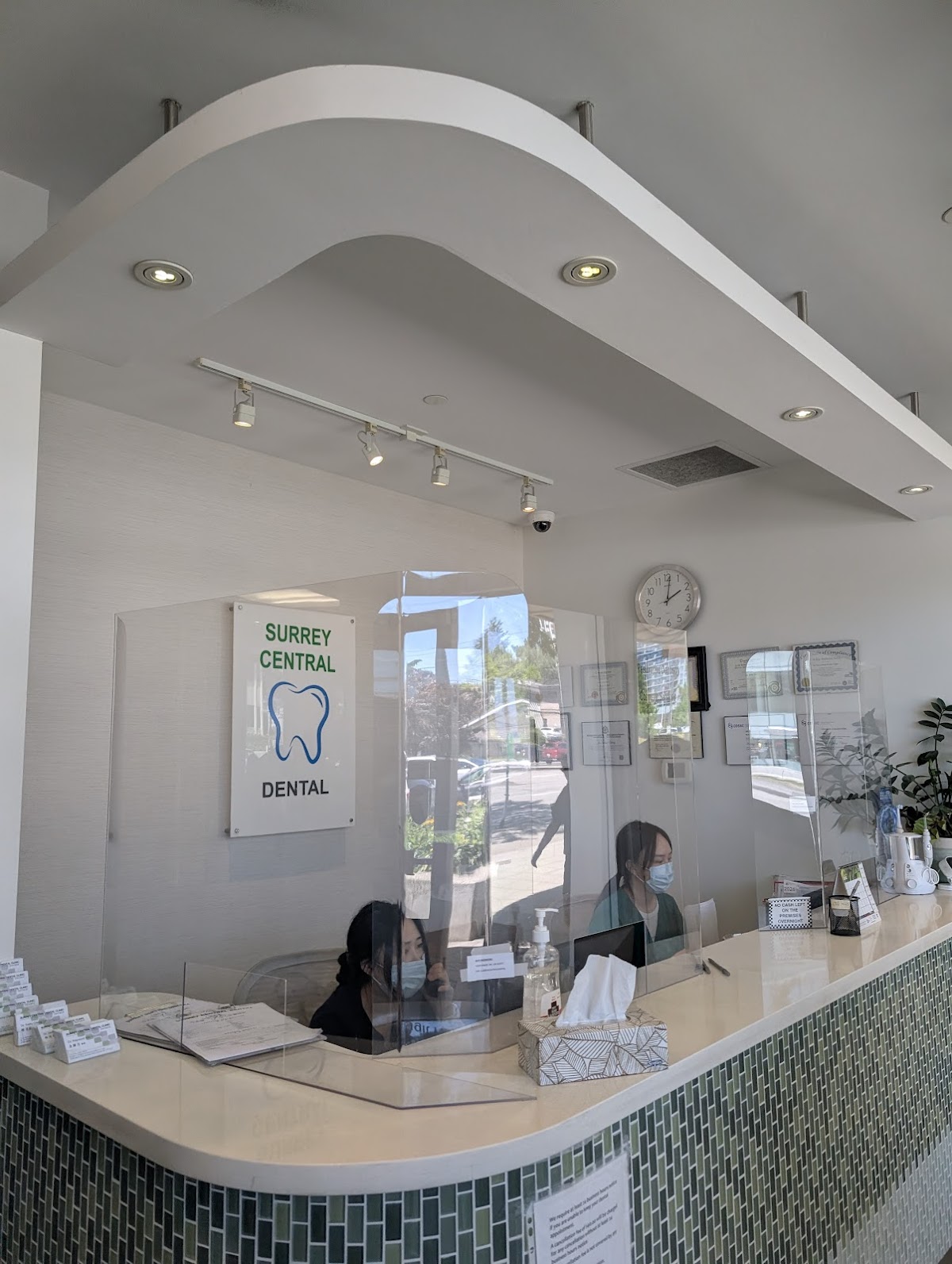 Surrey Central Dental Clinic dental clinic in Surrey - Photo 7