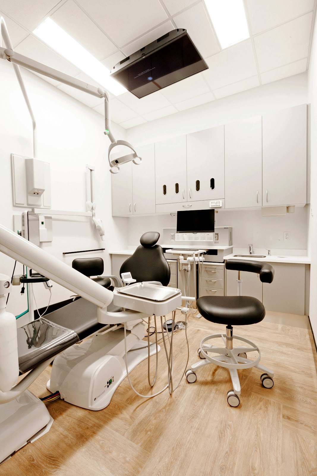 King George Station Dental dental clinic in Surrey - Photo 9