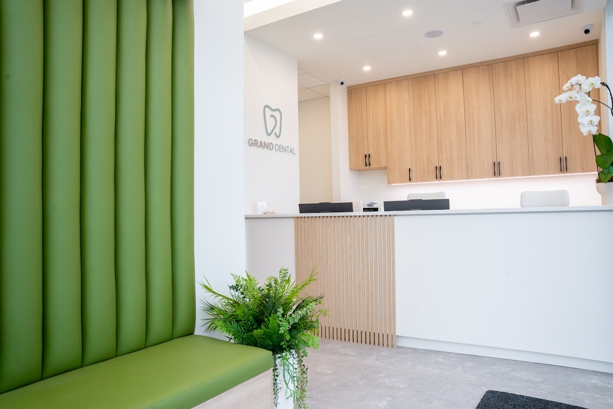 Grand Dental dental clinic in Surrey - Photo 3