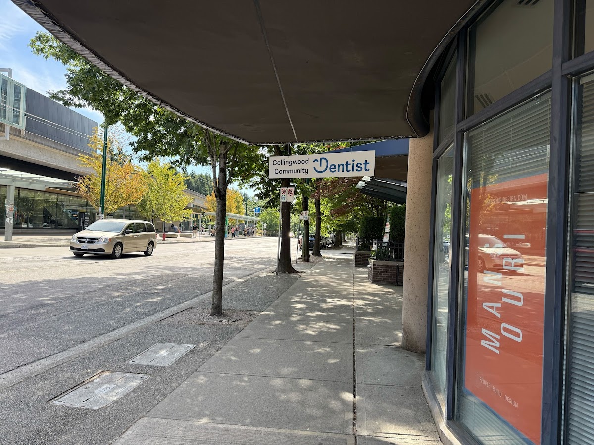 Collingwood Community Dentist dental clinic in Vancouver - Photo 9