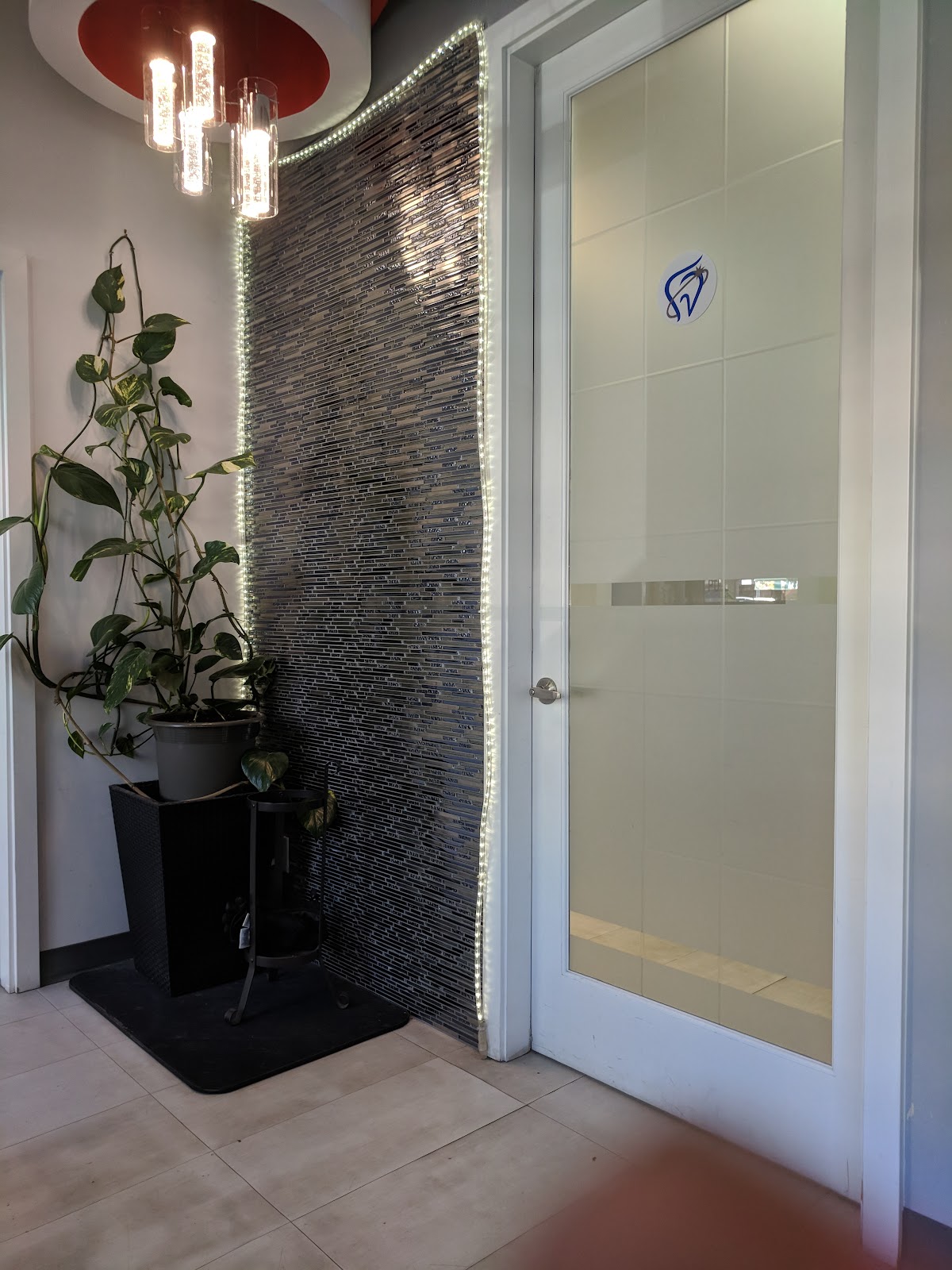 Fraser Family Dental Clinic dental clinic in Vancouver - Photo 3