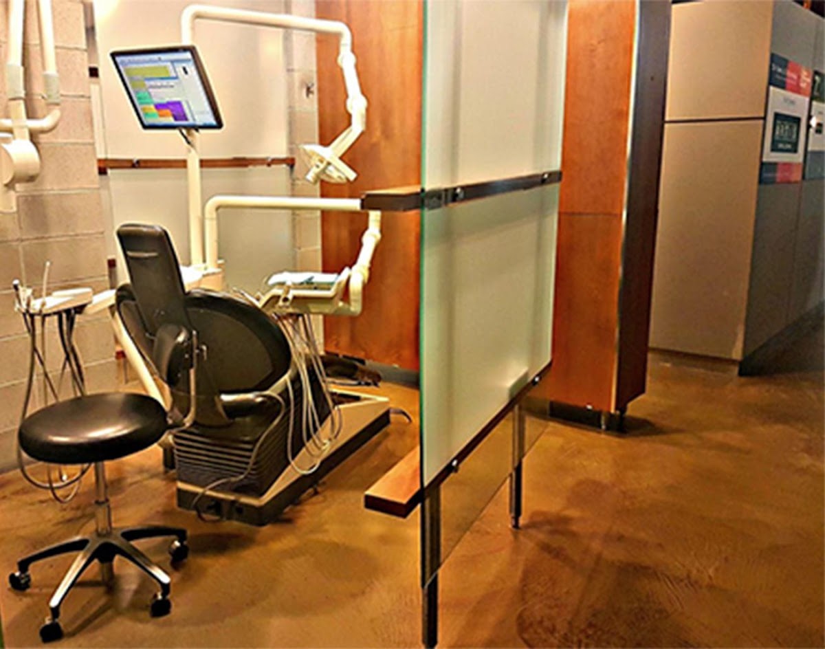 Artis Dental Centre - New Westminster dental clinic in New Westminster - Photo 2