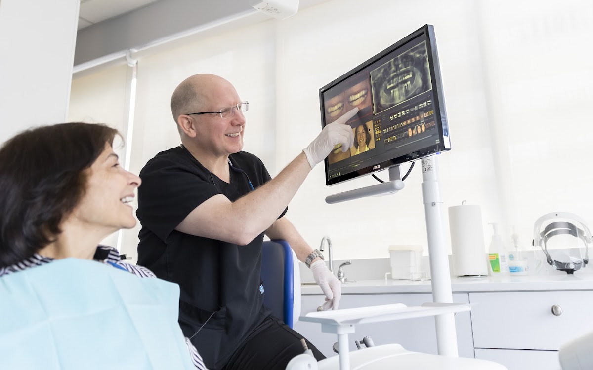 Metrotown Dental Clinic dental clinic in Burnaby - Photo 1